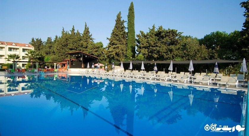 استخر روباز هتل لونا سانتا ماریا